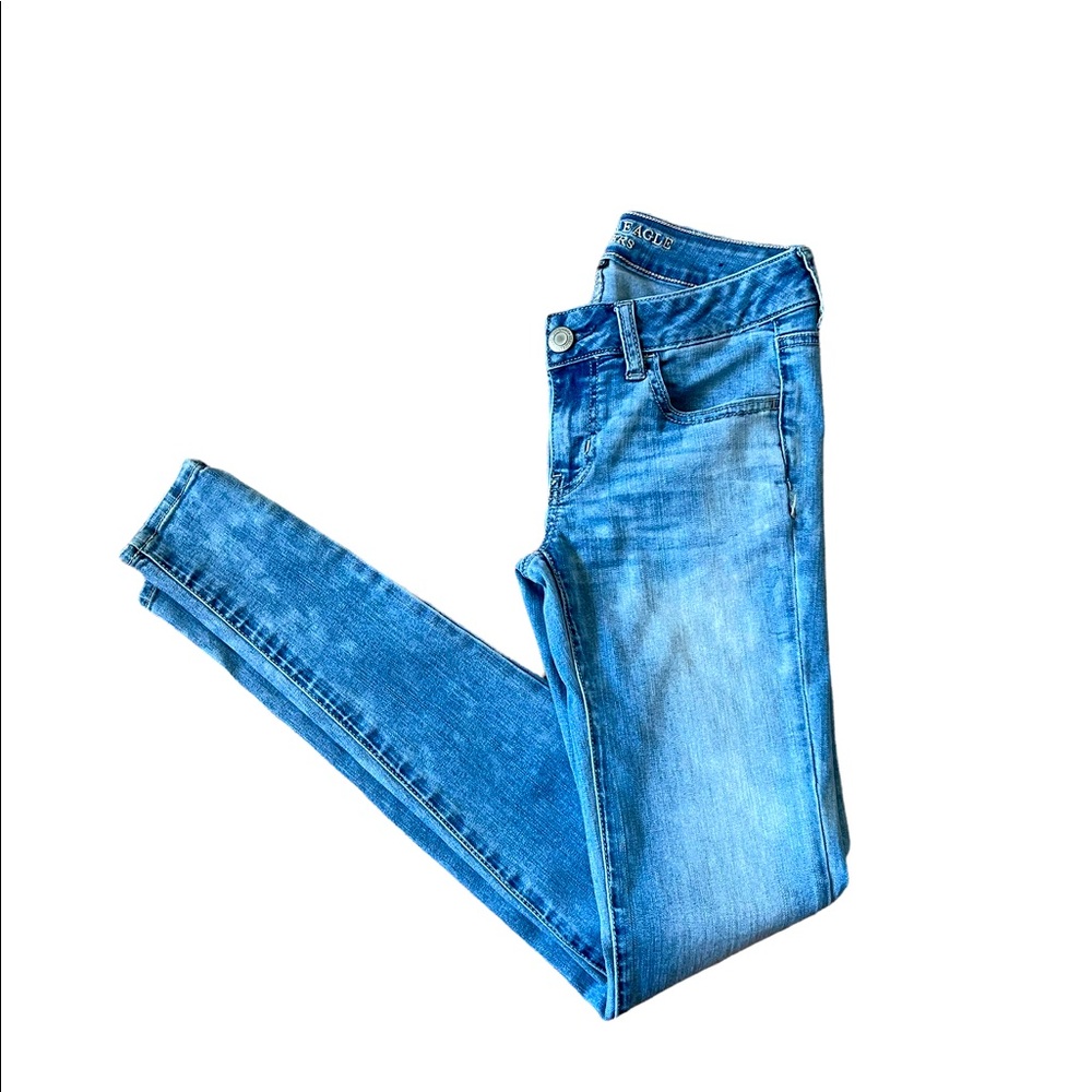 American Eagle Outfitters Super Stretch Jeans Size 4 Blue in Color